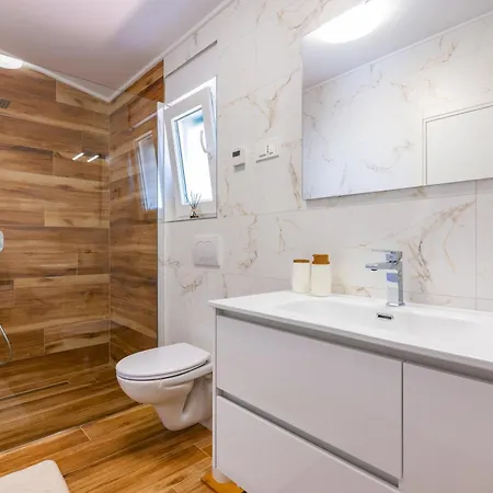 Villa Casa B With Swimming Pool And Private Parking *