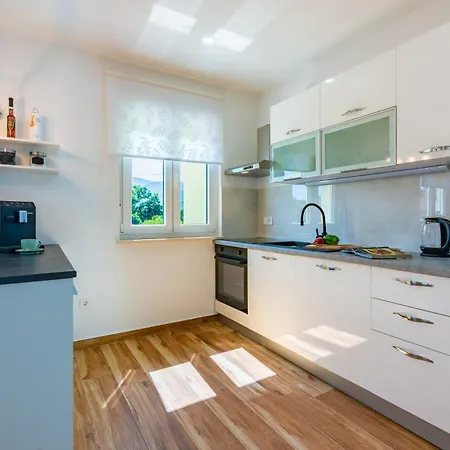 Villa Casa B With Swimming Pool And Private Parking
