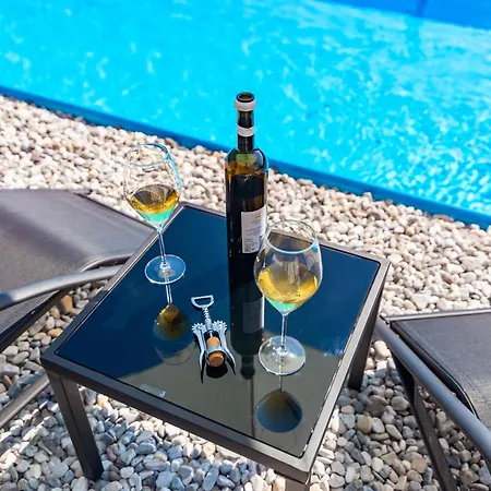 Villa Casa B With Swimming Pool And Private Parking Mucici