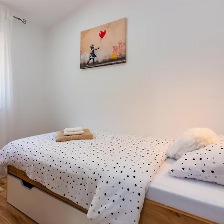 Casa B With Swimming Pool And Private Parking Villa Mucici