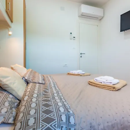Villa Casa B With Swimming Pool And Private Parking Mucici