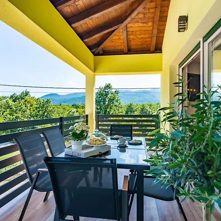Casa B With Swimming Pool And Private Parking