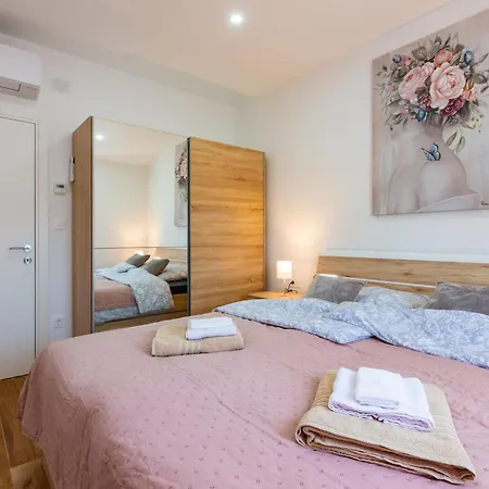 Casa B With Swimming Pool And Private Parking Villa Mucici